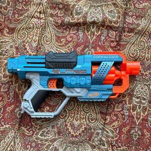 NERF Elite 2.0 Commander Blaster - Blue and Orange
